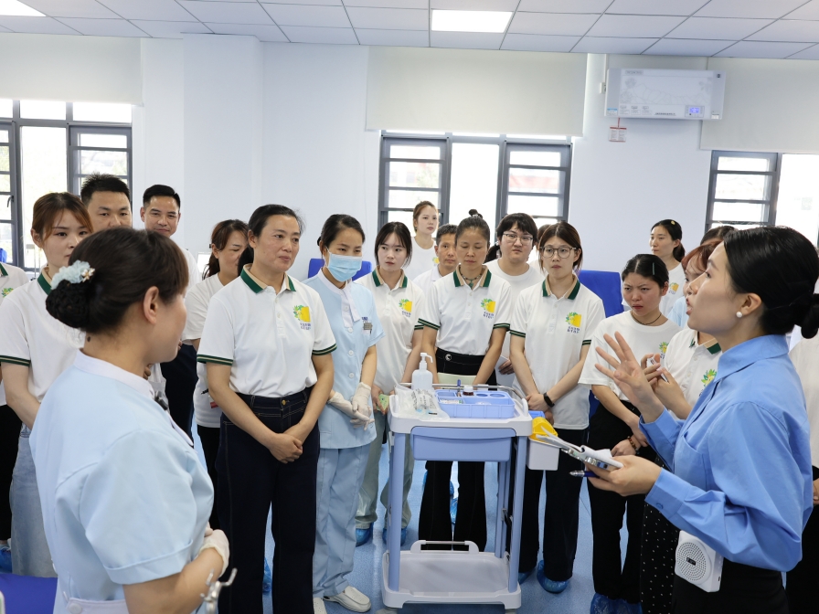 護(hù)航計(jì)劃丨135天跨越40地，國藥集團(tuán)天壇生物2025年漿站禮儀服務(wù)專項(xiàng)培訓(xùn)圓滿收官